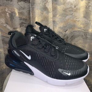 Women’s Nike Air Max 270 Shoes Size 9.5